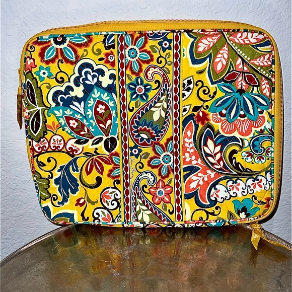 Vera Bradley Other - Vera Bradley Tablet Laptop Pouch